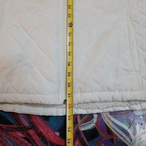 Lands' End quilted white sherpa-lined vest, size large/xl, puffer style zip up - Picture 7 of 8
